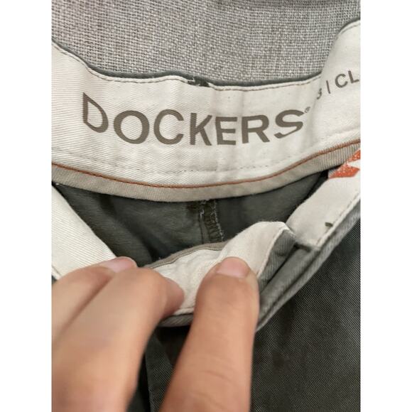 Dockers Men Green Pants Size 40x32 D3 Classic Fit Pockets - Picture 2 of 5